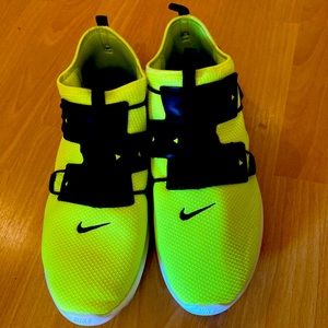Nike Vortak Sz 14, Volt Green and Black